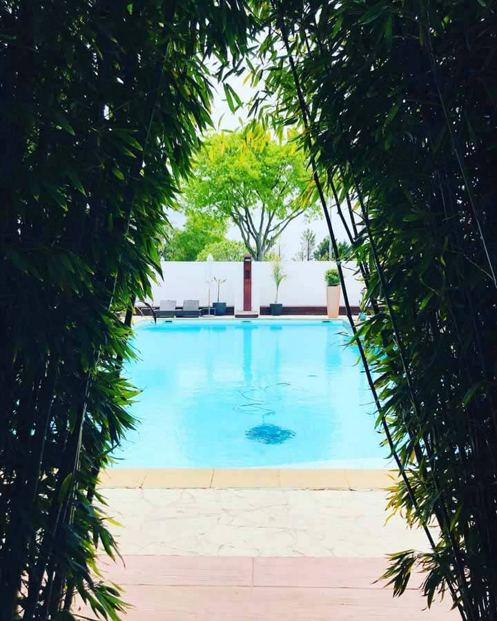 piscine uchaud chambres hote gay