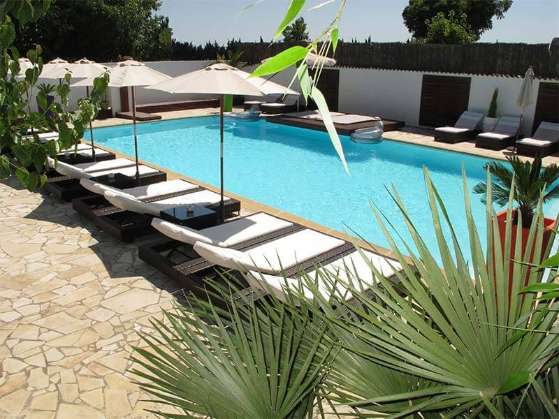 piscine uchaud chambres hote gay11