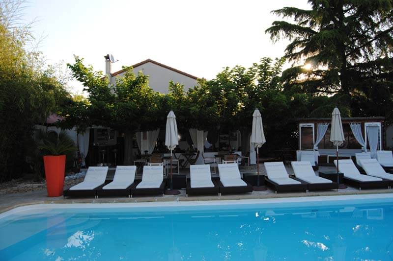piscine uchaud chambres hote gay14