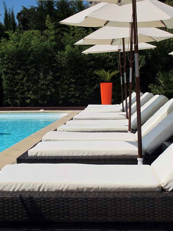piscine uchaud chambres hote gay21
