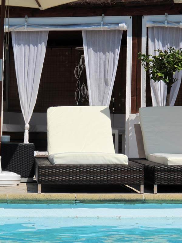 piscine uchaud chambres hote gay23
