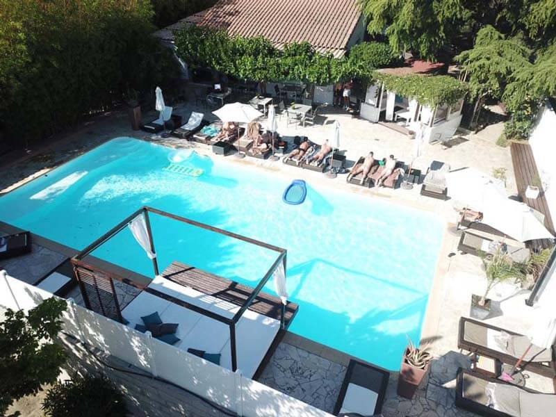 piscine uchaud chambres hote gay visite